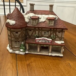 Old World Village Windsor Club